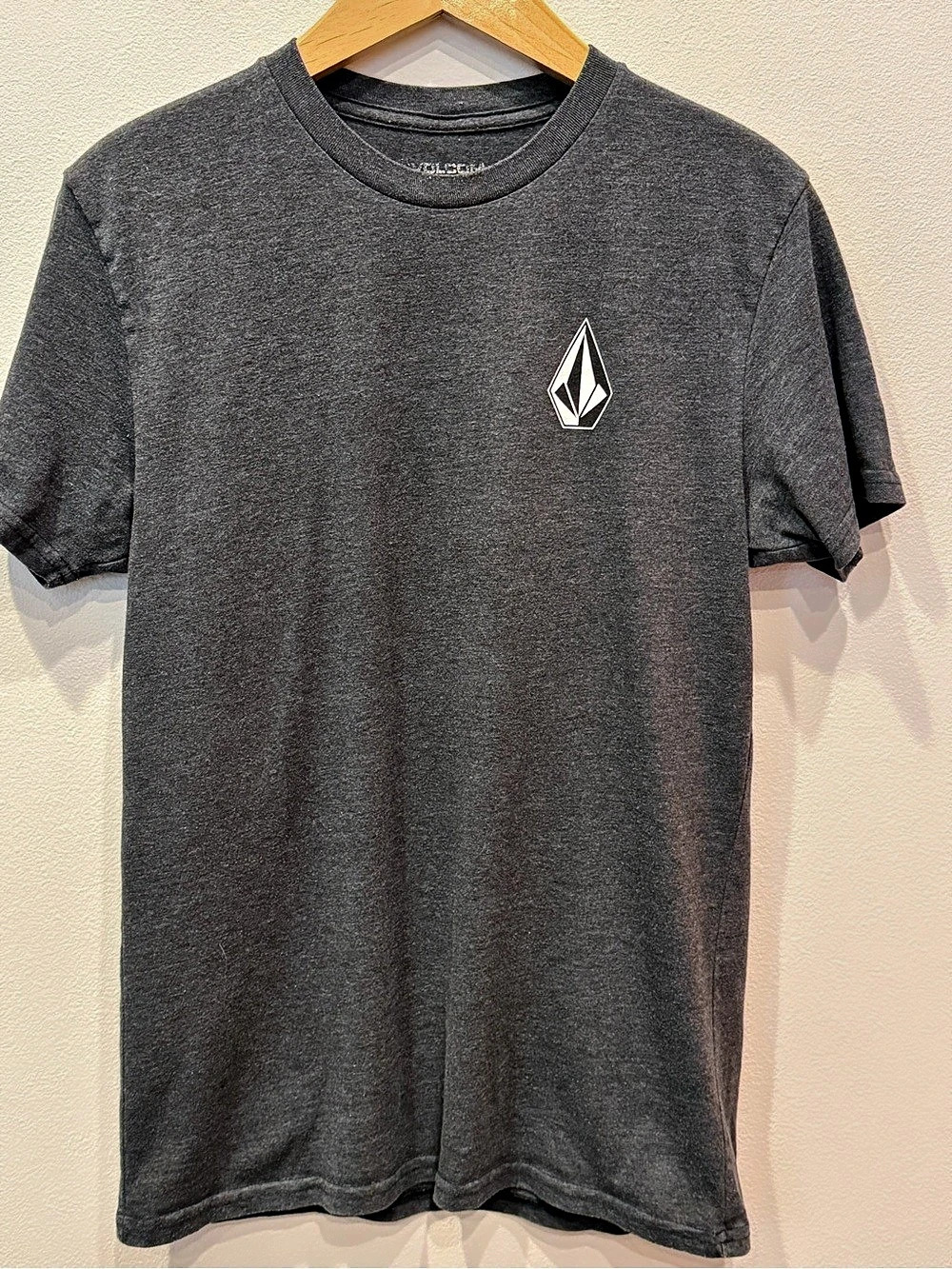 Volcom Short Sleeve Graphic Tee in Gray Size Medium